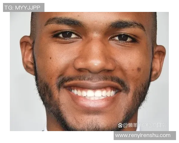 足球明星傻笑背后的故事揭秘他为何总是面带微笑引发球迷热议